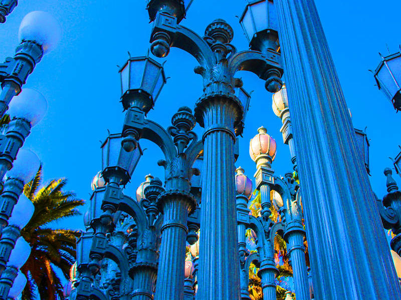 LOS FAROLES DEL LACMA